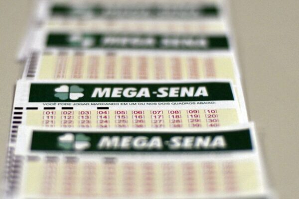 Mega-Sena acumula e prêmio atinge R$ 27 milhões