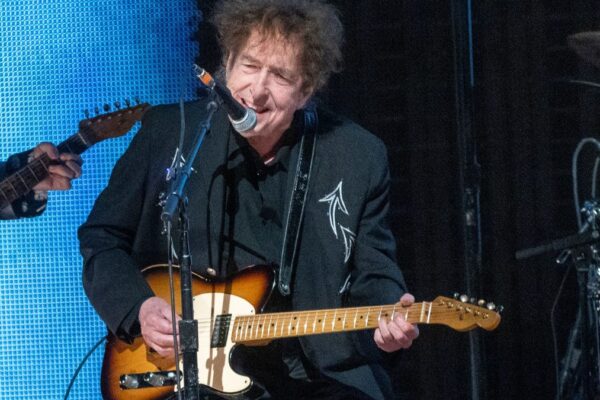 Joel Paterson assume guitarra na banda de Bob Dylan