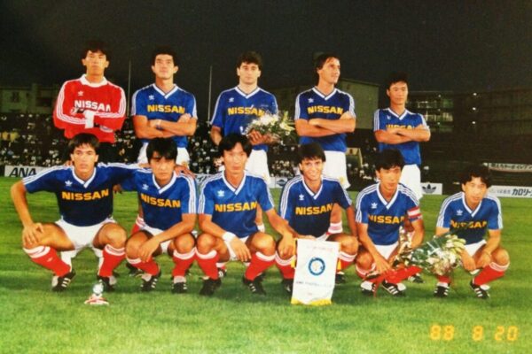 Montadoras de veículos profissionalizaram o futebol no Japão