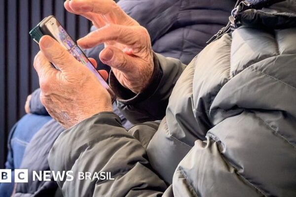 Avatares de IA simulam médicos para enganar idosos