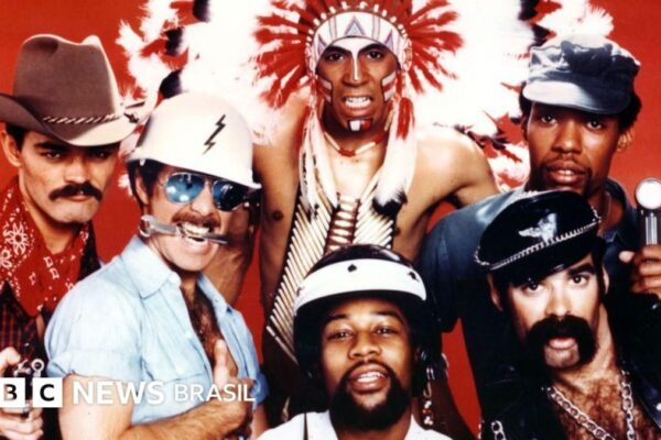 Morre Victor Willis vocalista do Village People aos 74 anos