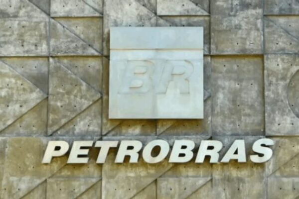 Petrobras mantém preço do diesel nas refinarias