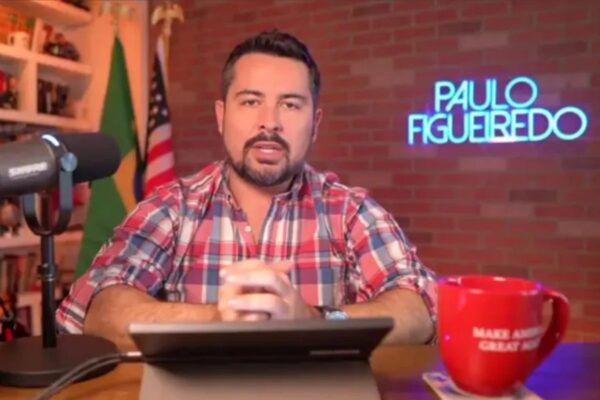 Paulo Figueiredo mantém apoio político a Flávio Bolsonaro