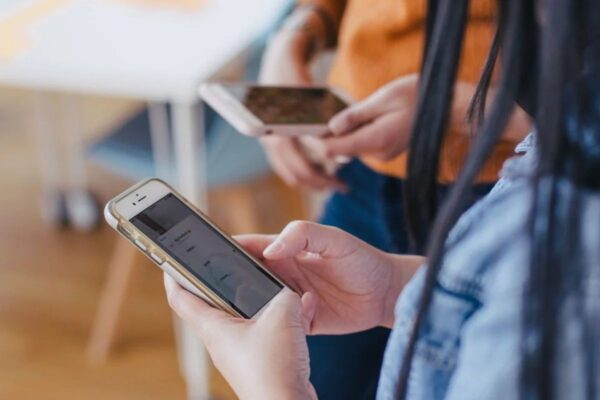 IBGE registra 168,7 milhões de brasileiros conectados à internet