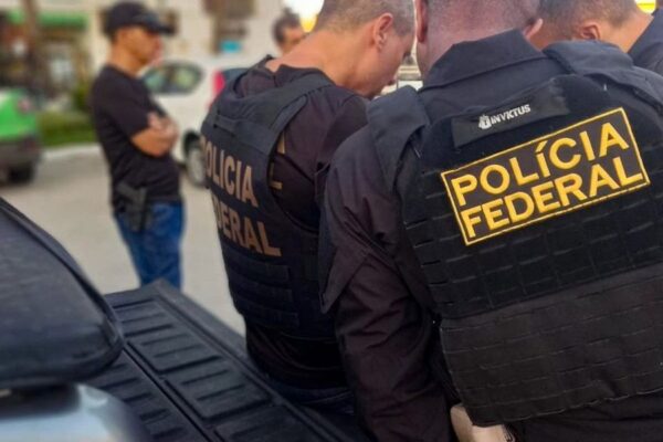 Polícia Federal prende Adilsinho, Rodrigo Bacellar e Márcio Poncio