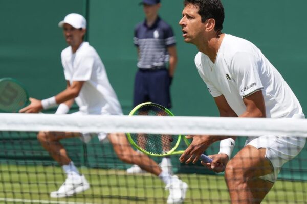 Tenistas brasileiros sofrem eliminações precoces em Wimbledon