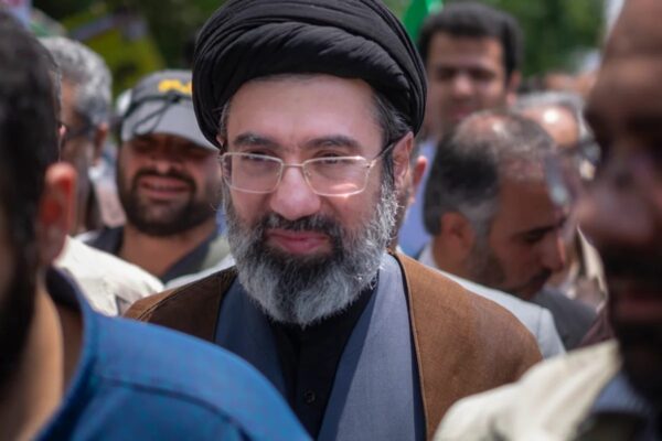 Mojtaba Khamenei evita funeral de Ali Khamenei por segurança