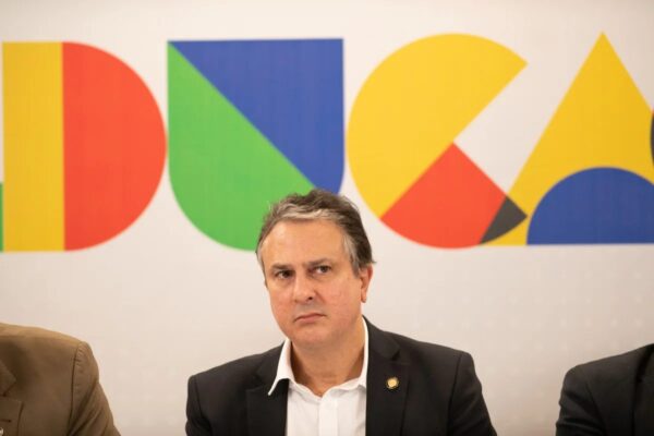 Camilo Santana assume liderança do PT no Senado
