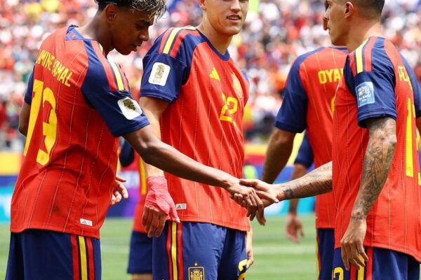 Espanha elimina Áustria e avança na Copa do Mundo