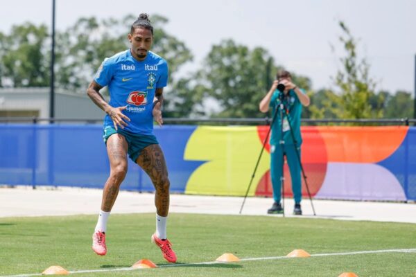 Raphinha treina com Seleção Brasileira antes das oitavas
