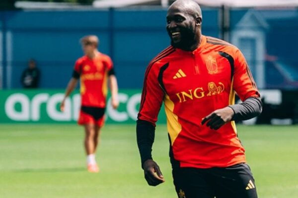 RBFA contesta liberação de Folarin Balogun pela Fifa