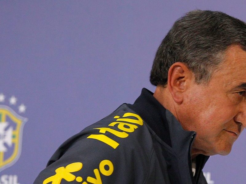 Carlos Alberto Parreira segue internado em UTI hospitalar