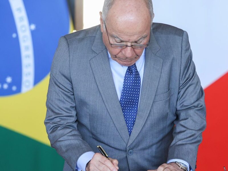 Mauro Vieira aponta risco militar dos EUA no Brasil