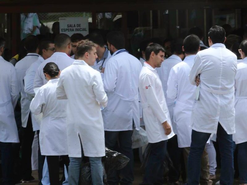 Candidatos encerram inscrições para residência médica no Enare