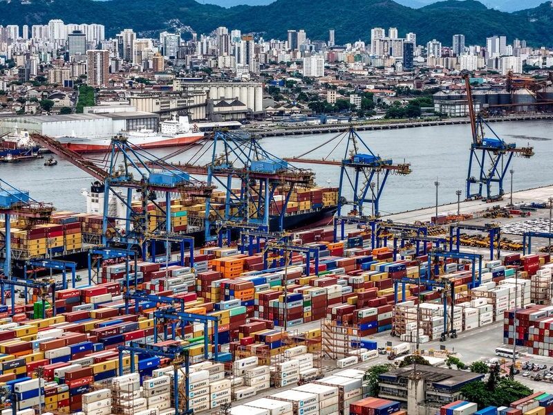 Estados Unidos analisam sobretaxas contra produtos do Brasil