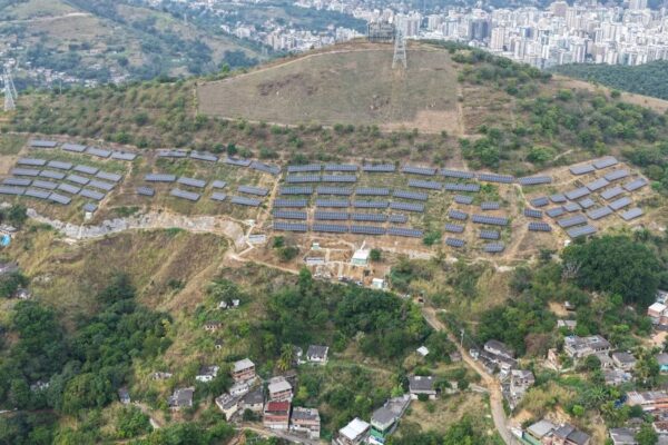 Prefeitura de Niterói inaugura usina solar no Morro do Boa Vista