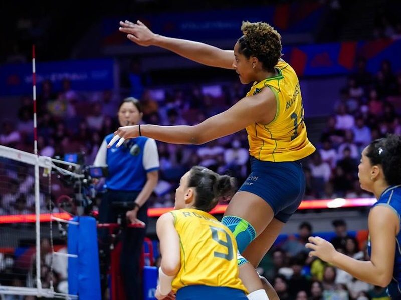 Seleção feminina garante vaga na fase final da Liga