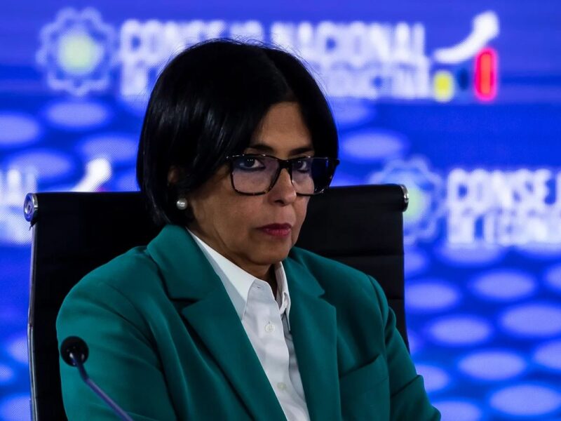 Delcy Rodríguez recusa plano de reconstrução de Abelardo de la Espriella