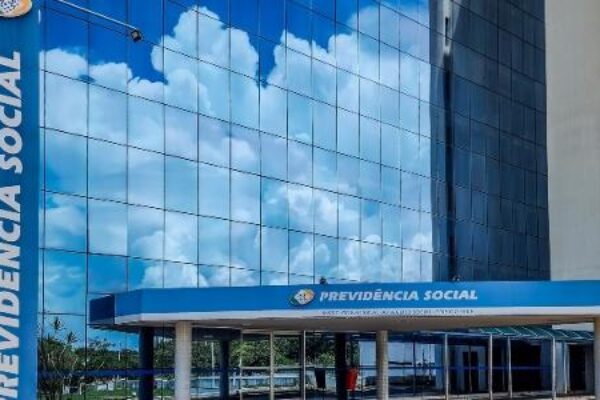 inss-comeca-a-devolver-valores-descontados-na-folha-de-pagamentos-de-abril-veja-calendario-1748270967870_v2_615x300